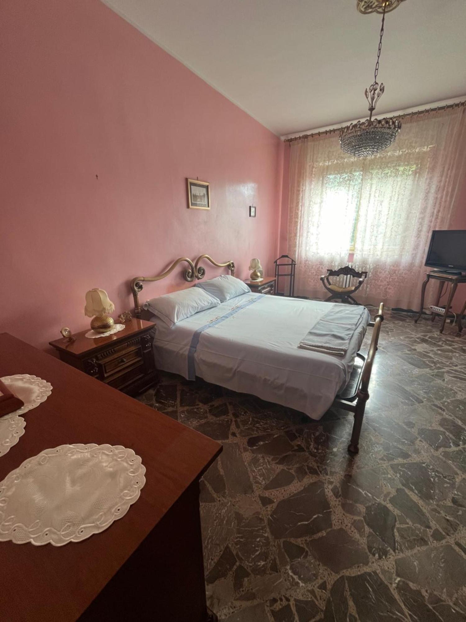 Apartamento La Casa Di Anna Bríndisi Exterior foto
